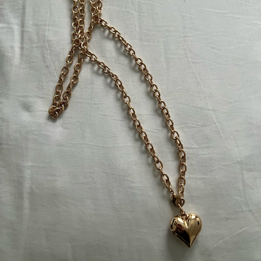 Gold heart necklace